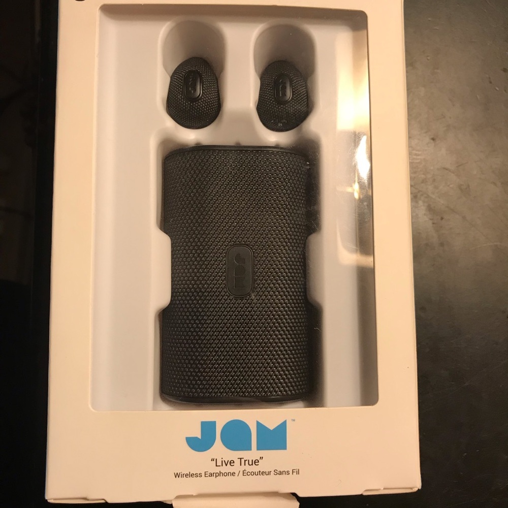 (Wireless Earphones!!) JAM “Live True”